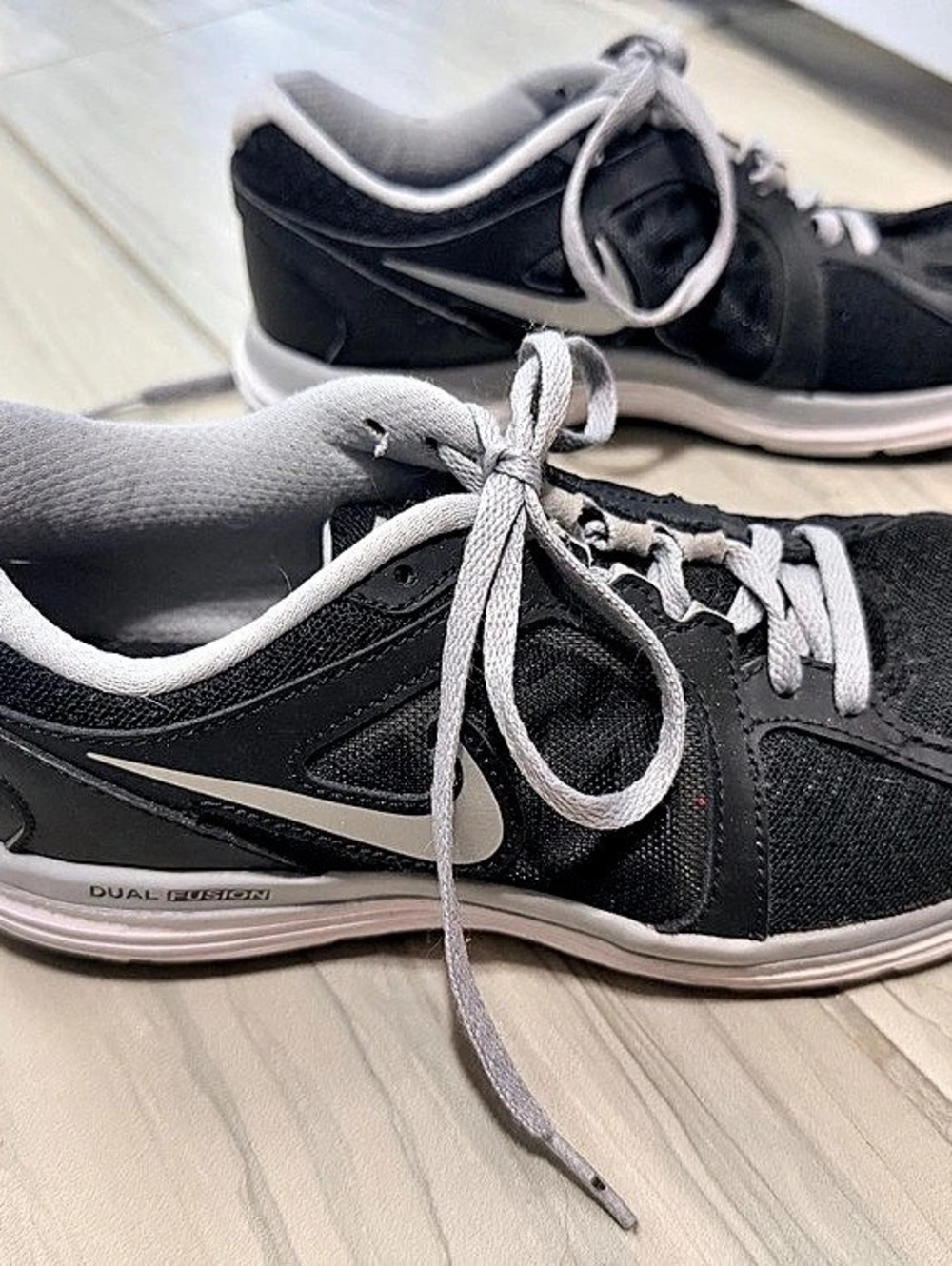 Nike Dual Fusion Black Athletic Shoes